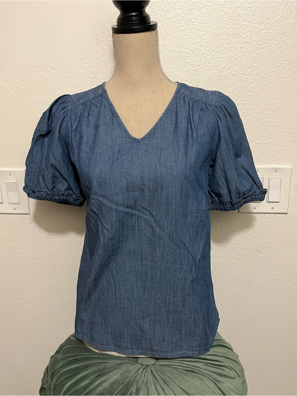 Draper James Denim-Blue V-Neck Puff Sleeve Top